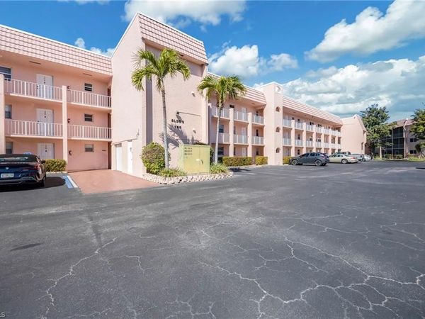 180 Turtle Lake CT, Unit 211, NAPLES, FL 34105