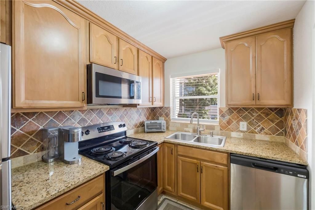 180 Turtle Lake Ct, Unit 211, Naples, FL 34105 Photo