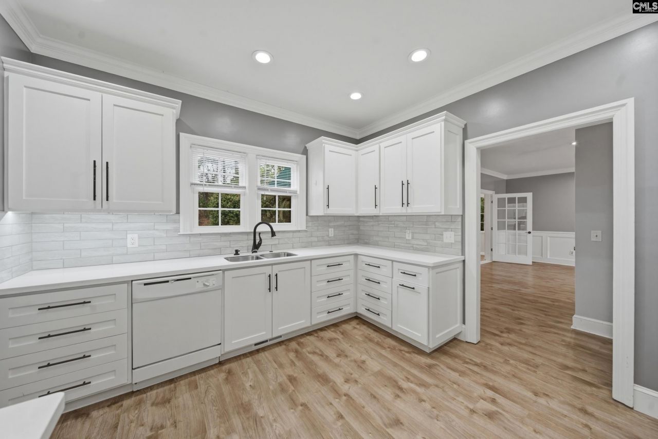 204 Woodlands W  Photo 12