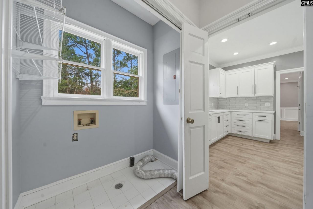 204 Woodlands W  Photo 14