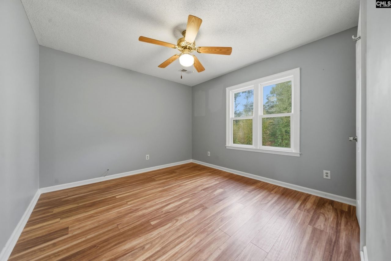 204 Woodlands W  Photo 21