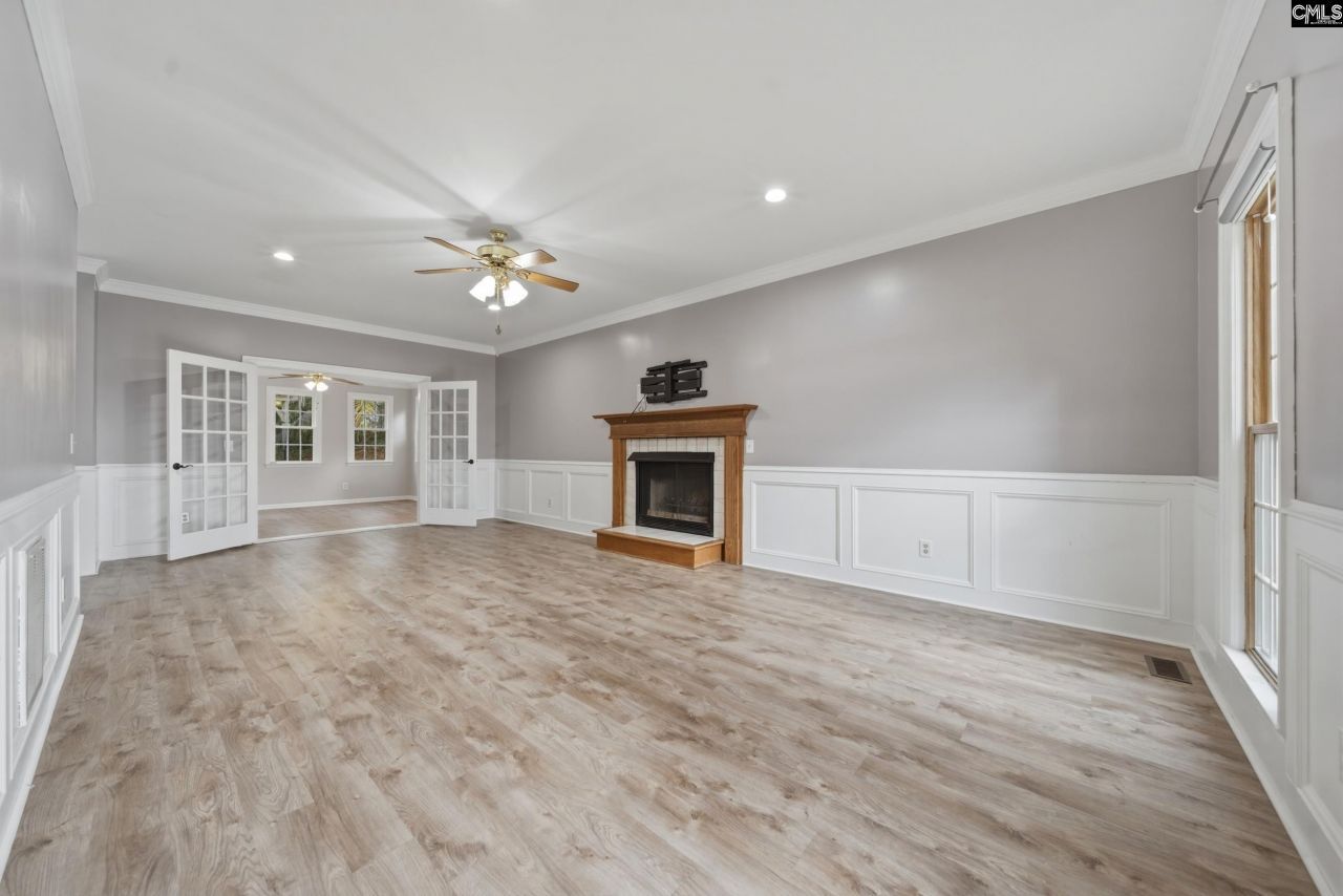 204 Woodlands W  Photo 6