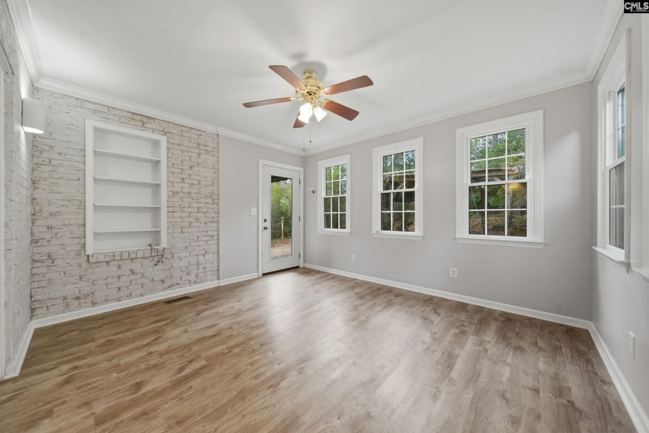 204 Woodlands W  Photo 9