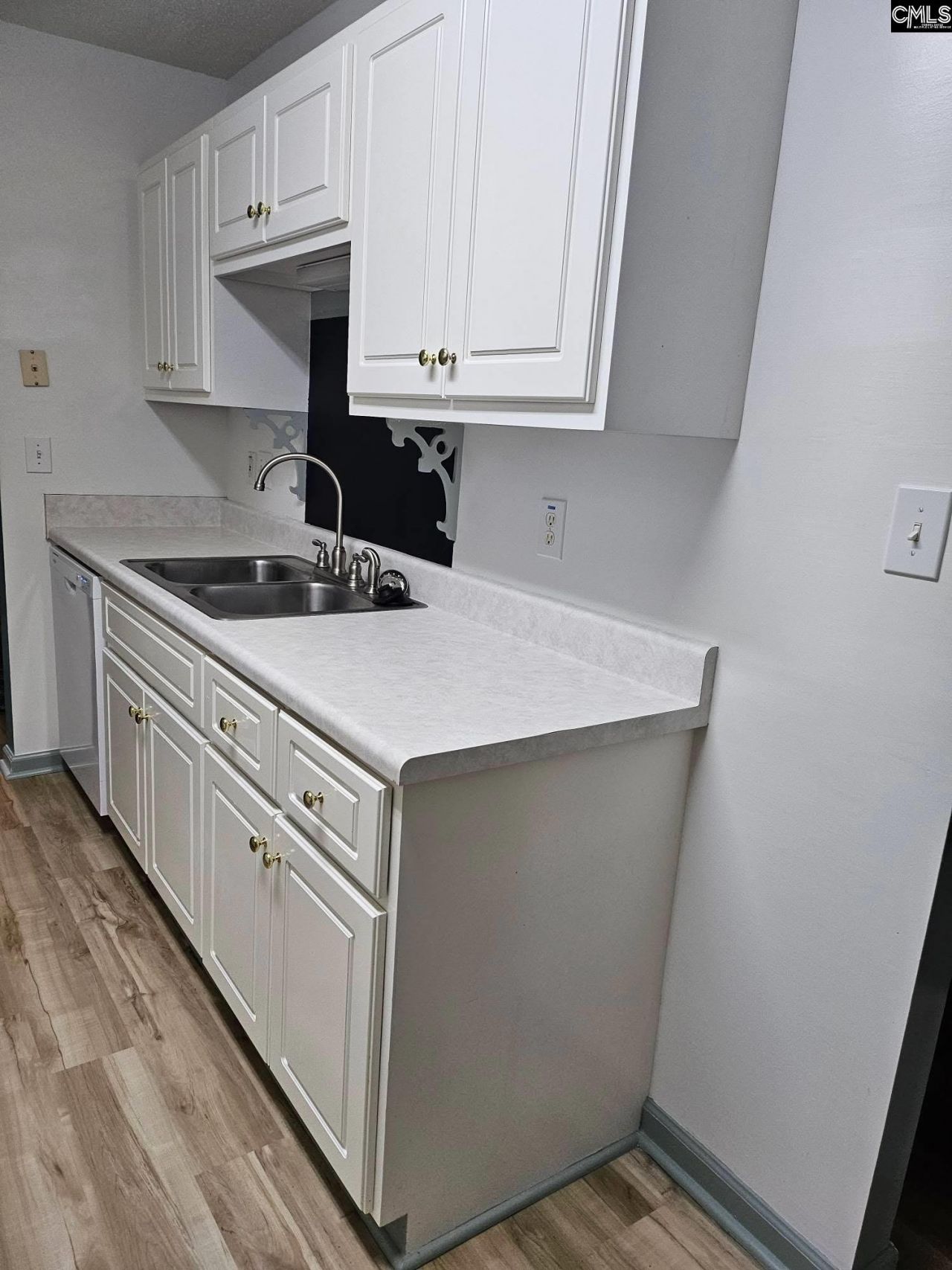 217 Twin Eagles Drive  Photo 5