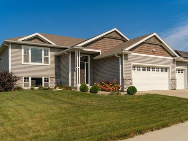 1421 Tunbridge Place NE, Byron, MN 55920