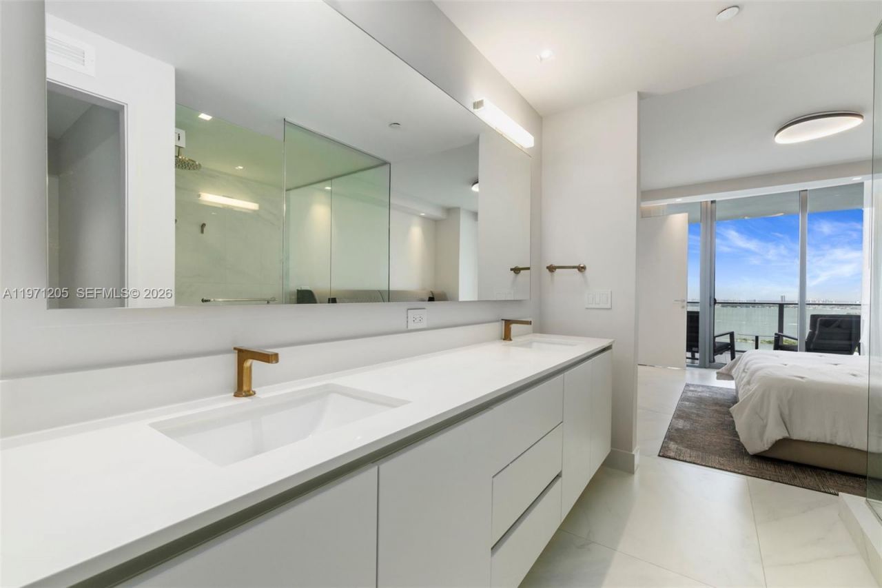 700 NE 24, Unit 2505, Miami, FL 33137 Photo