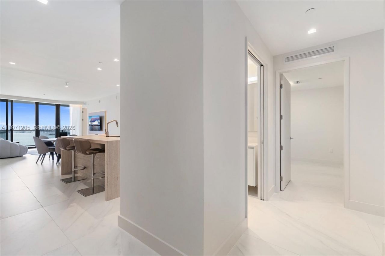 700 NE 24, Unit 2505, Miami, FL 33137 Photo