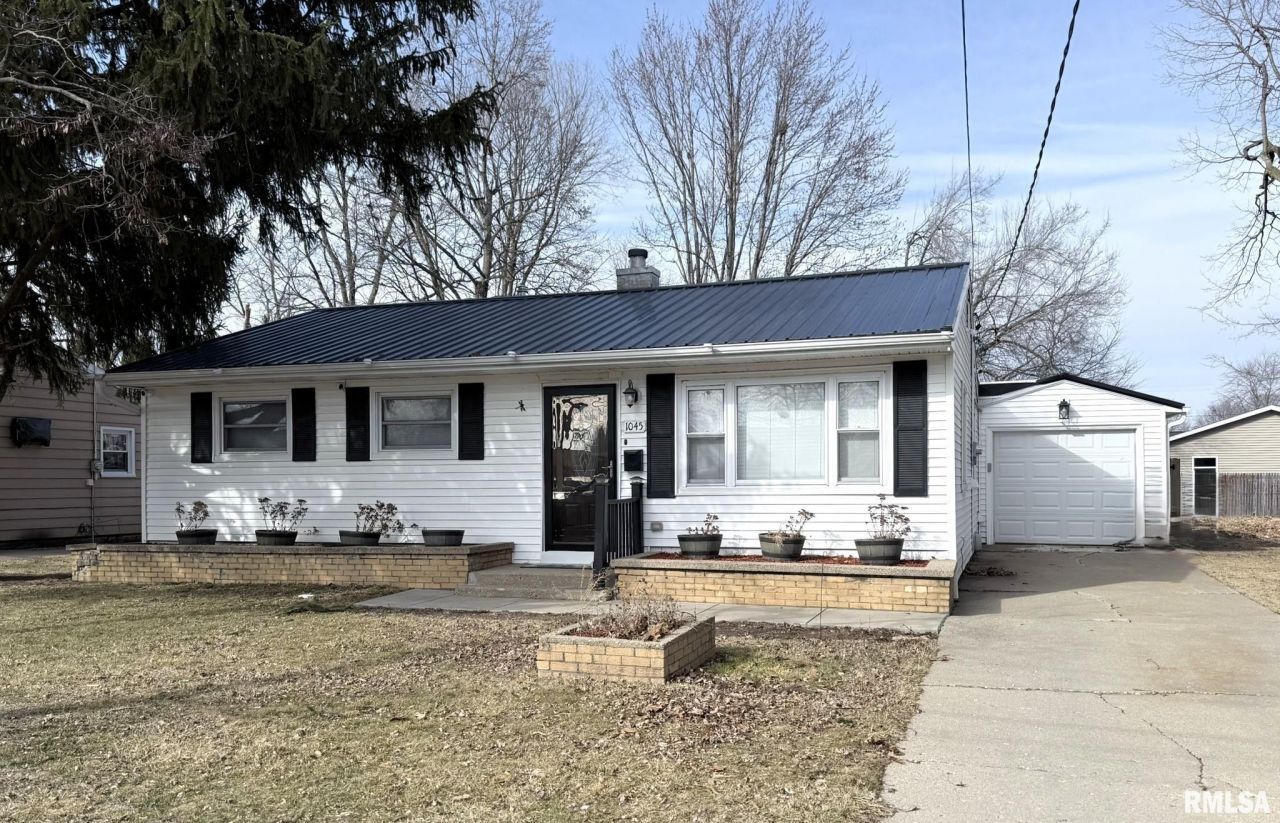 1045 Johnston Street, Galesburg, IL 61401 Main Photo