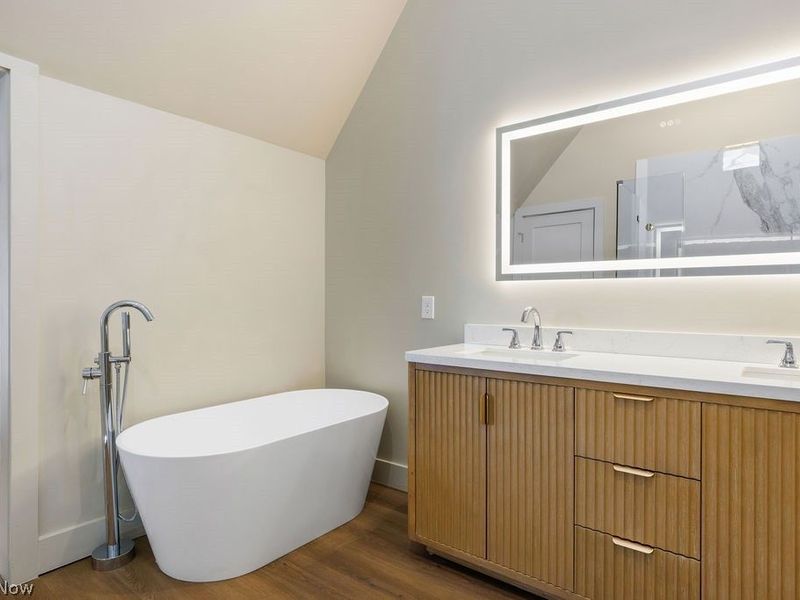 7427 Herman Avenue, Cleveland, OH 44102 Photo 29