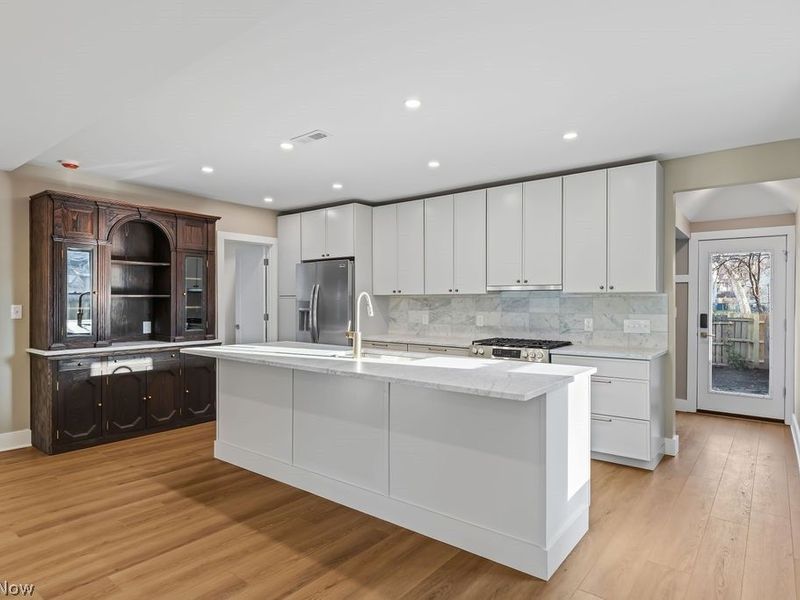 7427 Herman Avenue, Cleveland, OH 44102 Photo 8