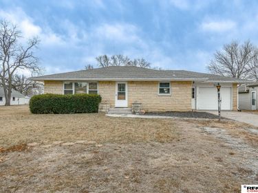 317 W E St. Street, Elmwood, NE 68349