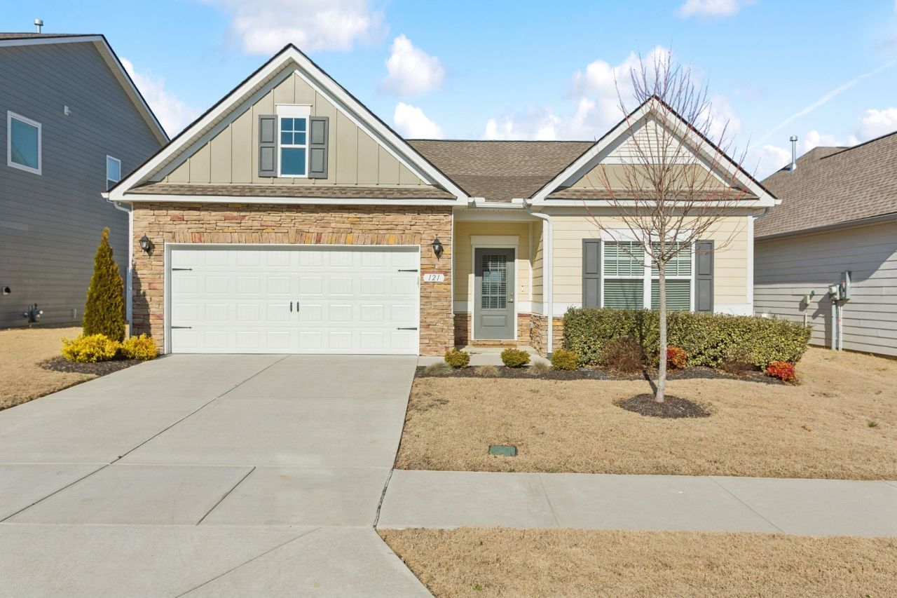 121 Gatwick Dr, Lebanon, TN 37087 Main Photo