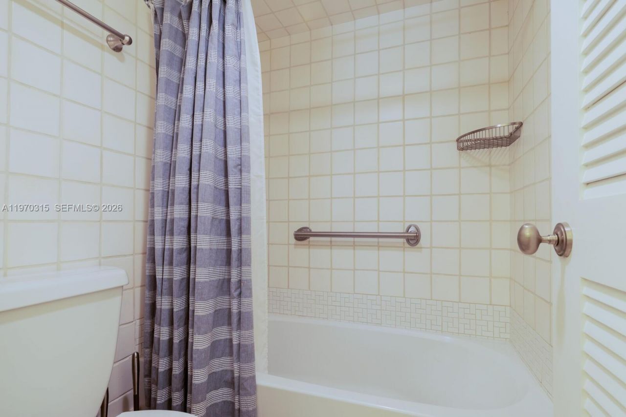 2901 S Bayshore Dr, Unit 2H, Miami, FL 33133 Photo