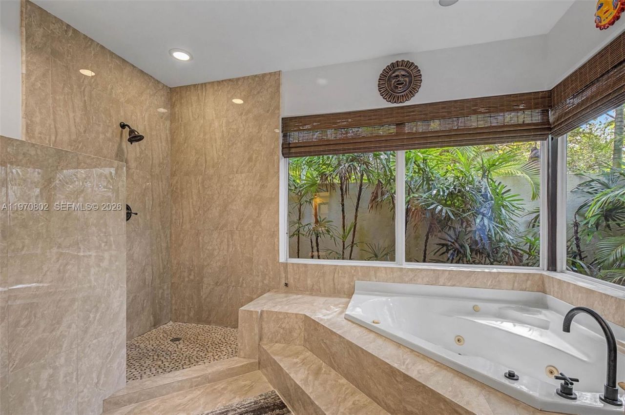 8190 SW 180th St, Palmetto Bay, FL 33157 Photo