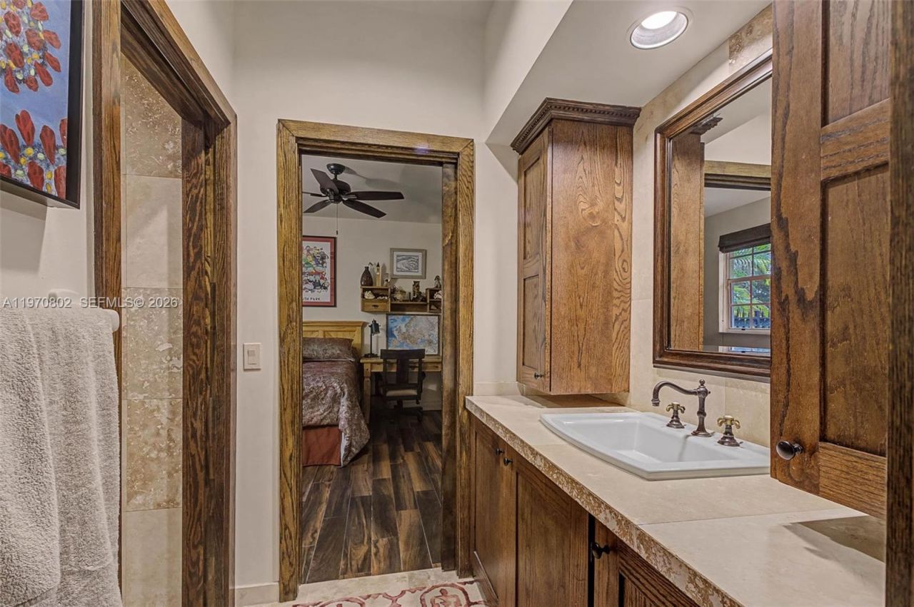 8190 SW 180th St, Palmetto Bay, FL 33157 Photo