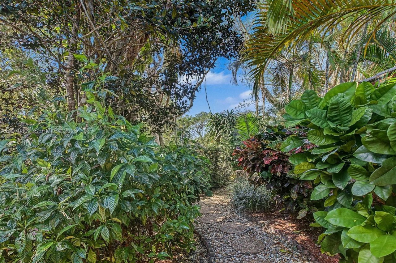 8190 SW 180th St, Palmetto Bay, FL 33157 Photo