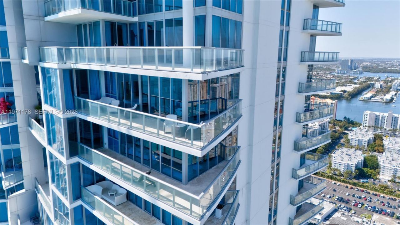 17001 Collins Ave , Unit 4608, Sunny Isles Beach, FL 33160 Photo