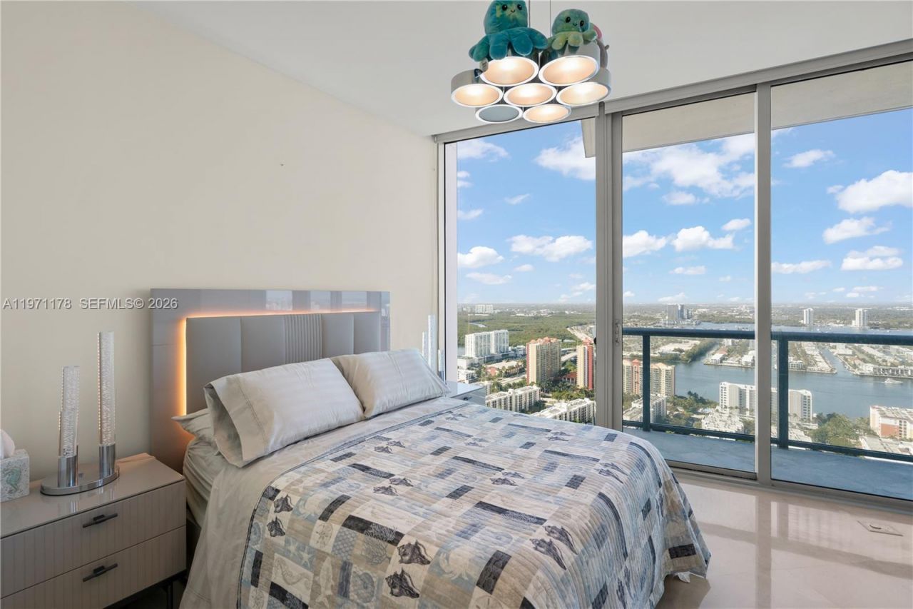 17001 Collins Ave , Unit 4608, Sunny Isles Beach, FL 33160 Photo