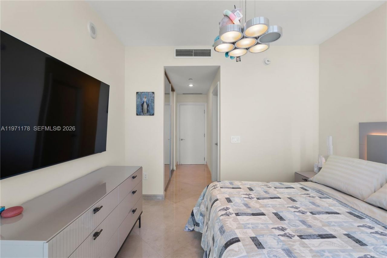 17001 Collins Ave , Unit 4608, Sunny Isles Beach, FL 33160 Photo