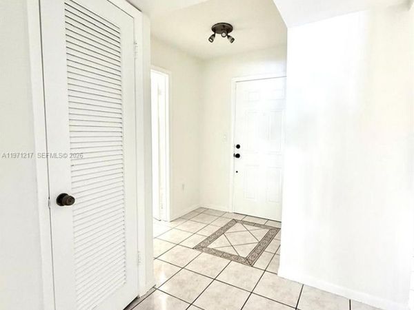 1201 NE 191st St, Unit G212, Miami, FL 33179