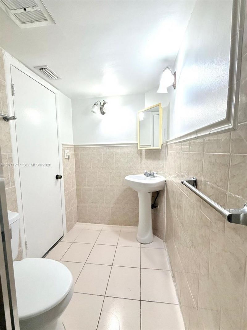 1201 NE 191st St, Unit G212, Miami, FL 33179 Photo