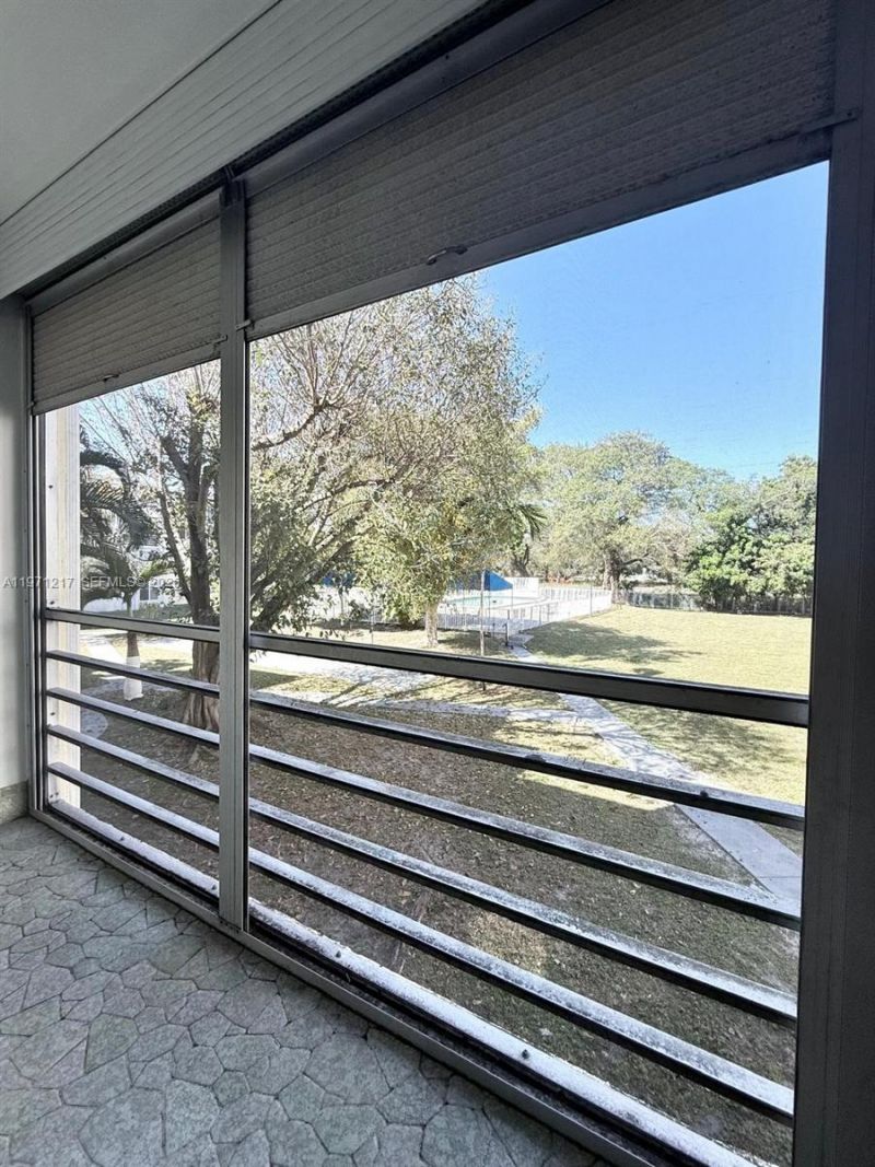 1201 NE 191st St, Unit G212, Miami, FL 33179 Photo