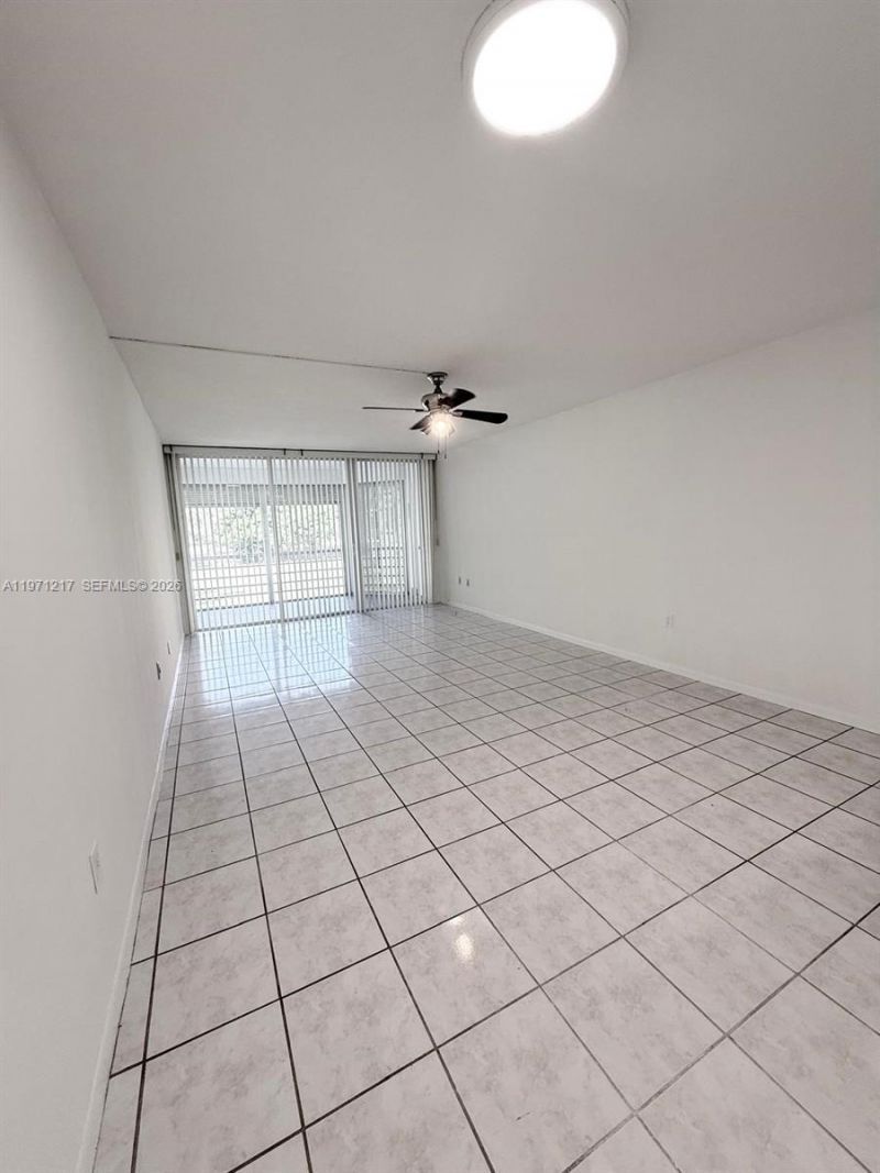 1201 NE 191st St, Unit G212, Miami, FL 33179 Photo