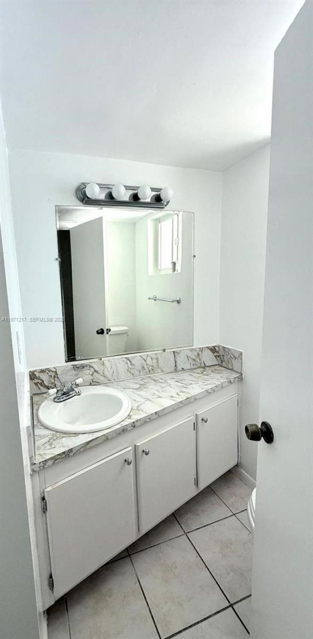 1201 NE 191st St, Unit G212, Miami, FL 33179 Photo