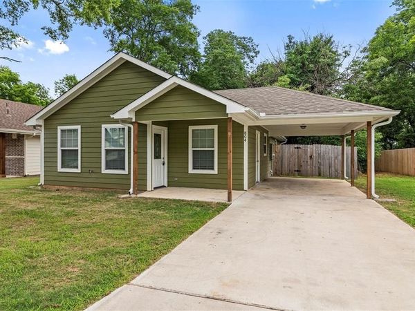 804 E 5th Street, Bonham, TX 75418