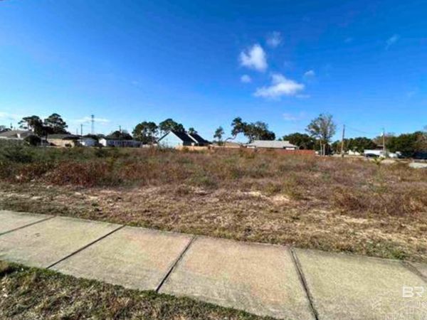 5400 Medina Road, Pensacola, FL 32507