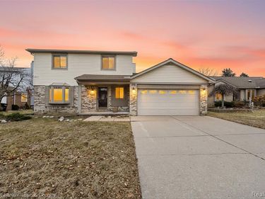 8895 Knolson Avenue, Livonia, MI 48150