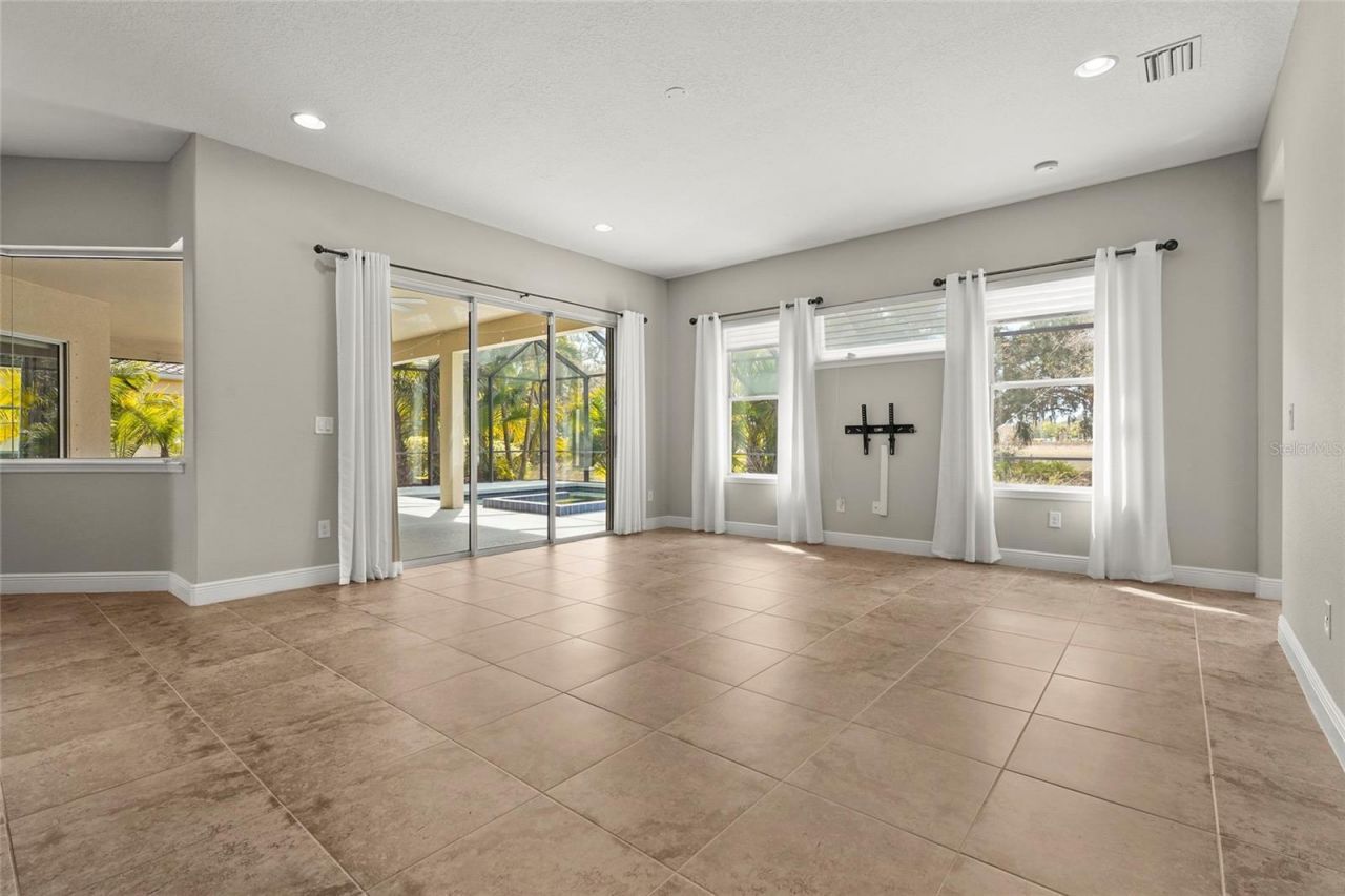 5750 Rock Dove Drive, Sarasota, FL 34241 Photo