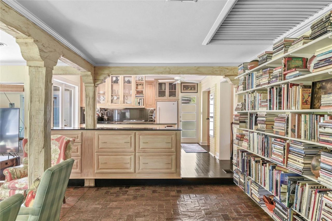 2035 Lake Sue Drive, Orlando, FL 32803 Photo