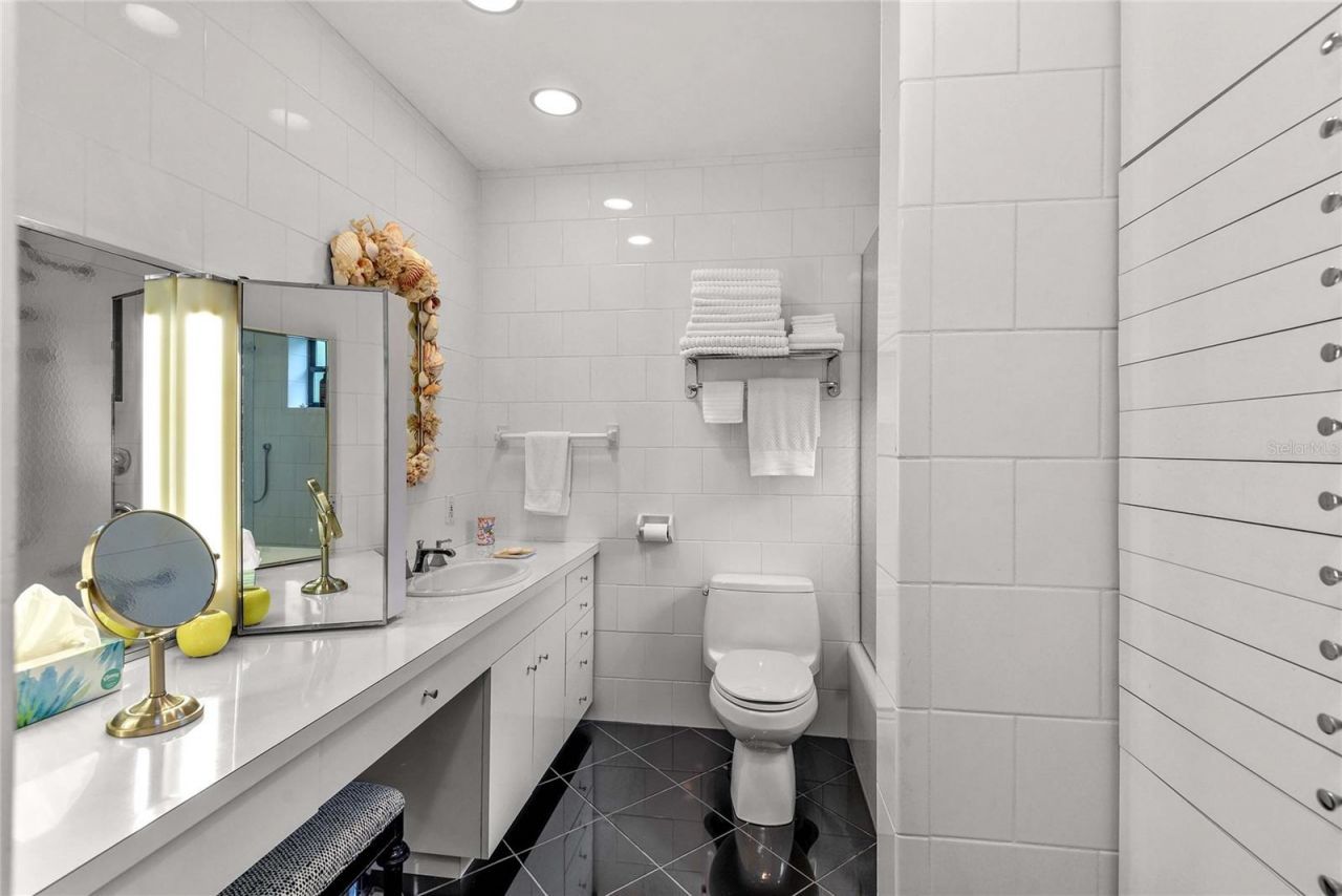 2035 Lake Sue Drive, Orlando, FL 32803 Photo