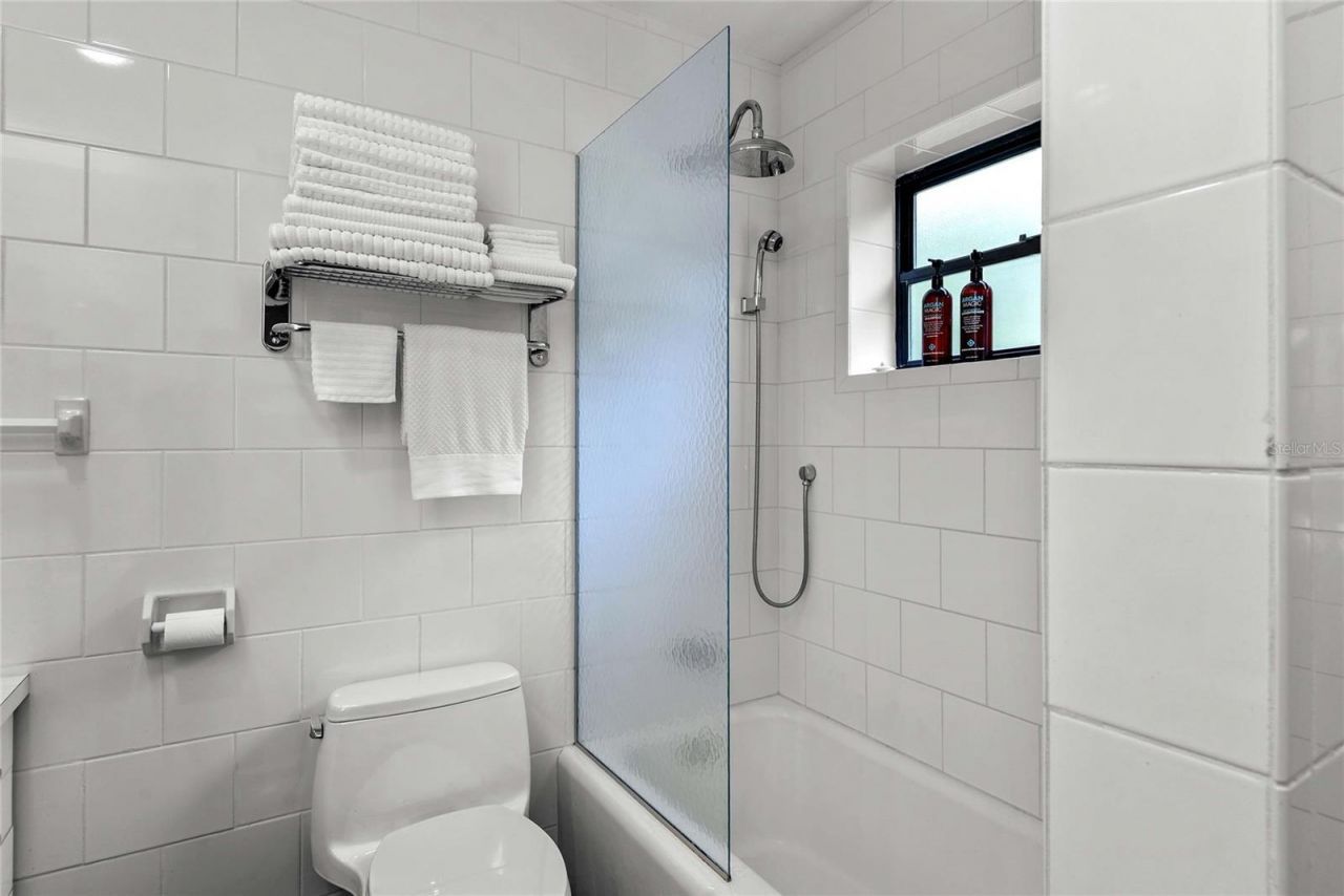 2035 Lake Sue Drive, Orlando, FL 32803 Photo