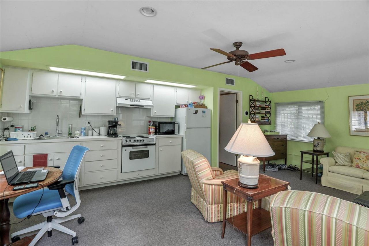 2035 Lake Sue Drive, Orlando, FL 32803 Photo