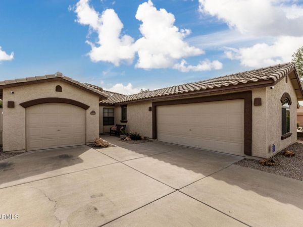 2521 W DARREL Road, Phoenix, AZ 85041