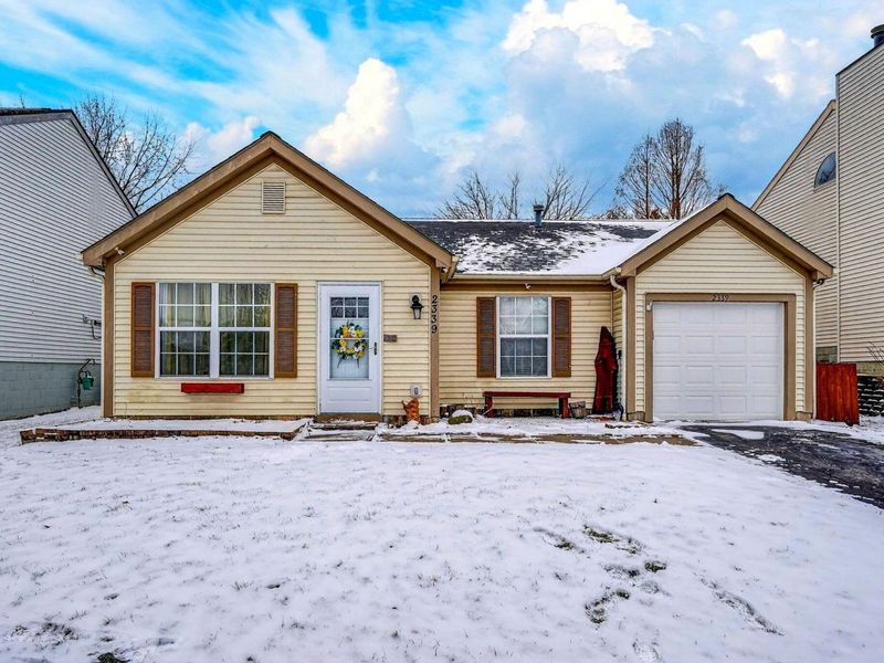 2339 Breeze Hill Drive , Grove City, OH 43123 Photo 2