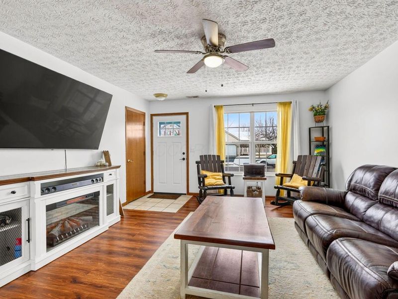 2339 Breeze Hill Drive , Grove City, OH 43123 Photo 3