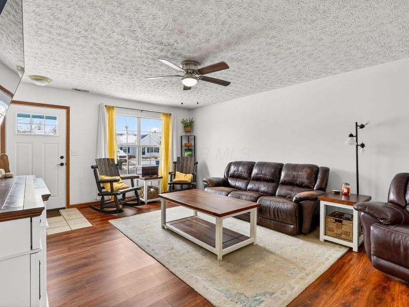 2339 Breeze Hill Drive , Grove City, OH 43123 Photo 4