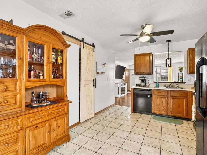 2339 Breeze Hill Drive , Grove City, OH 43123 Photo 6