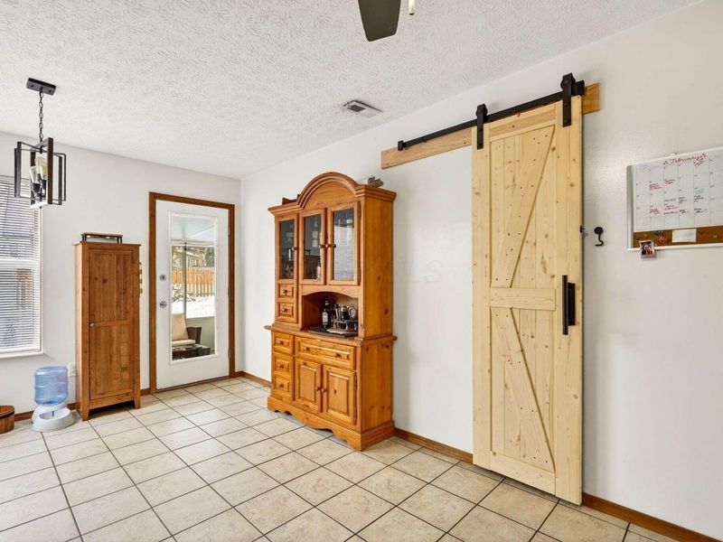 2339 Breeze Hill Drive , Grove City, OH 43123 Photo 9