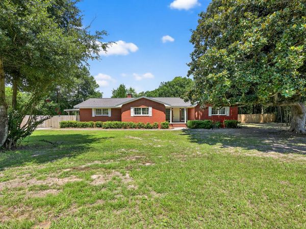 758 9th Avenue, Crestview, FL 32536