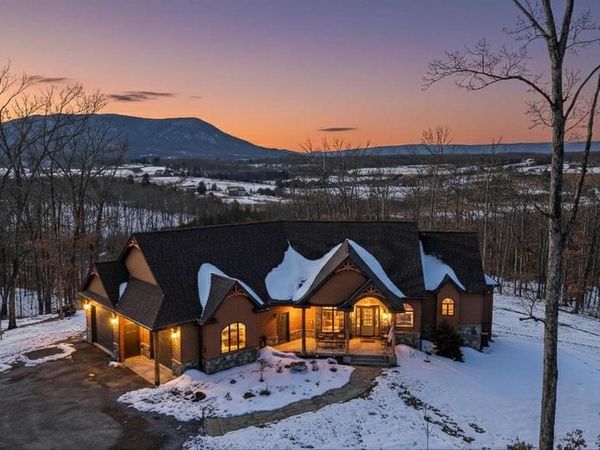 690 COMFORTER LANE, MIDDLETOWN, VA 22645