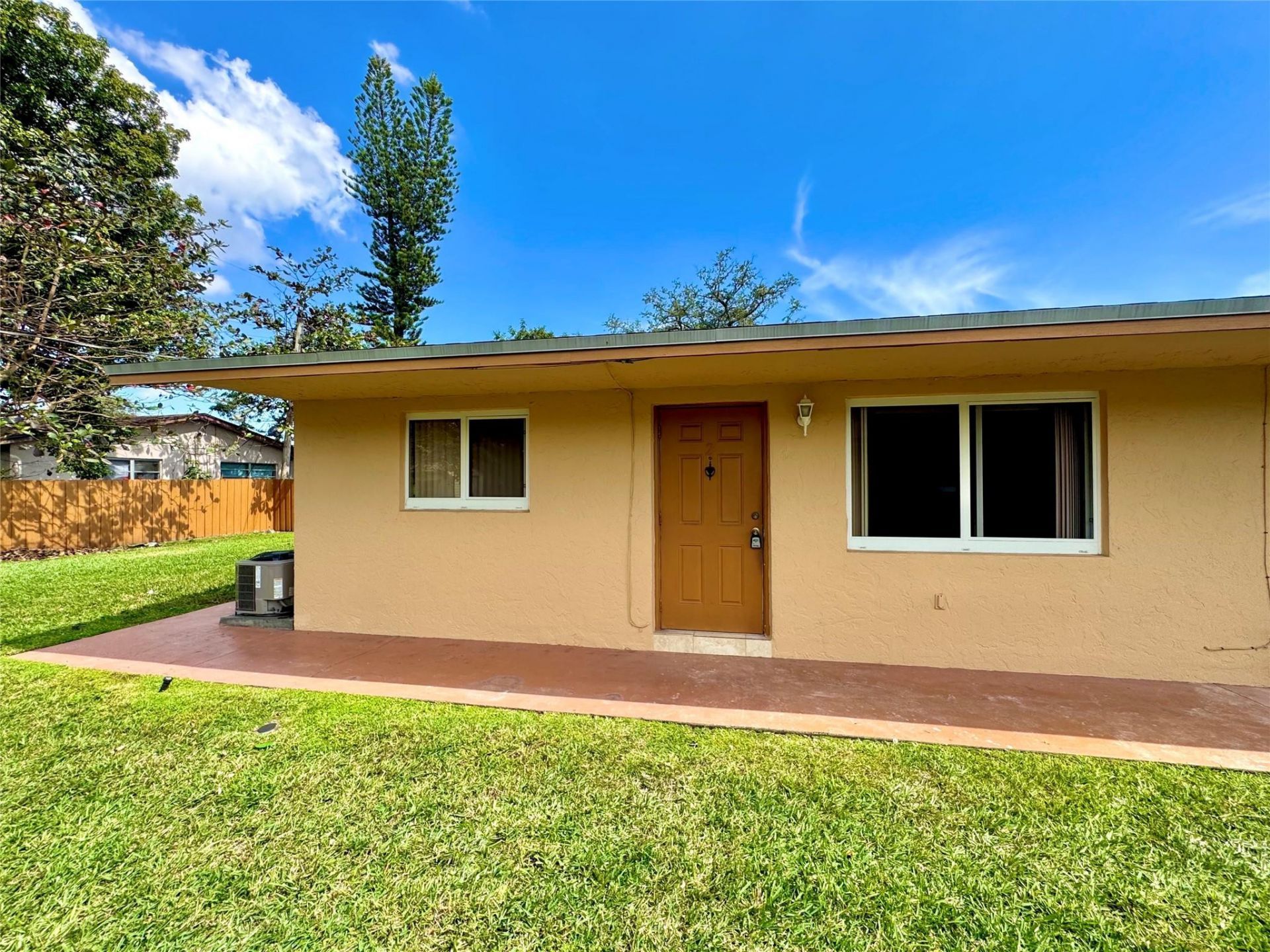 6133 Buchanan Street, Unit 2, Hollywood, FL 33024 Photo