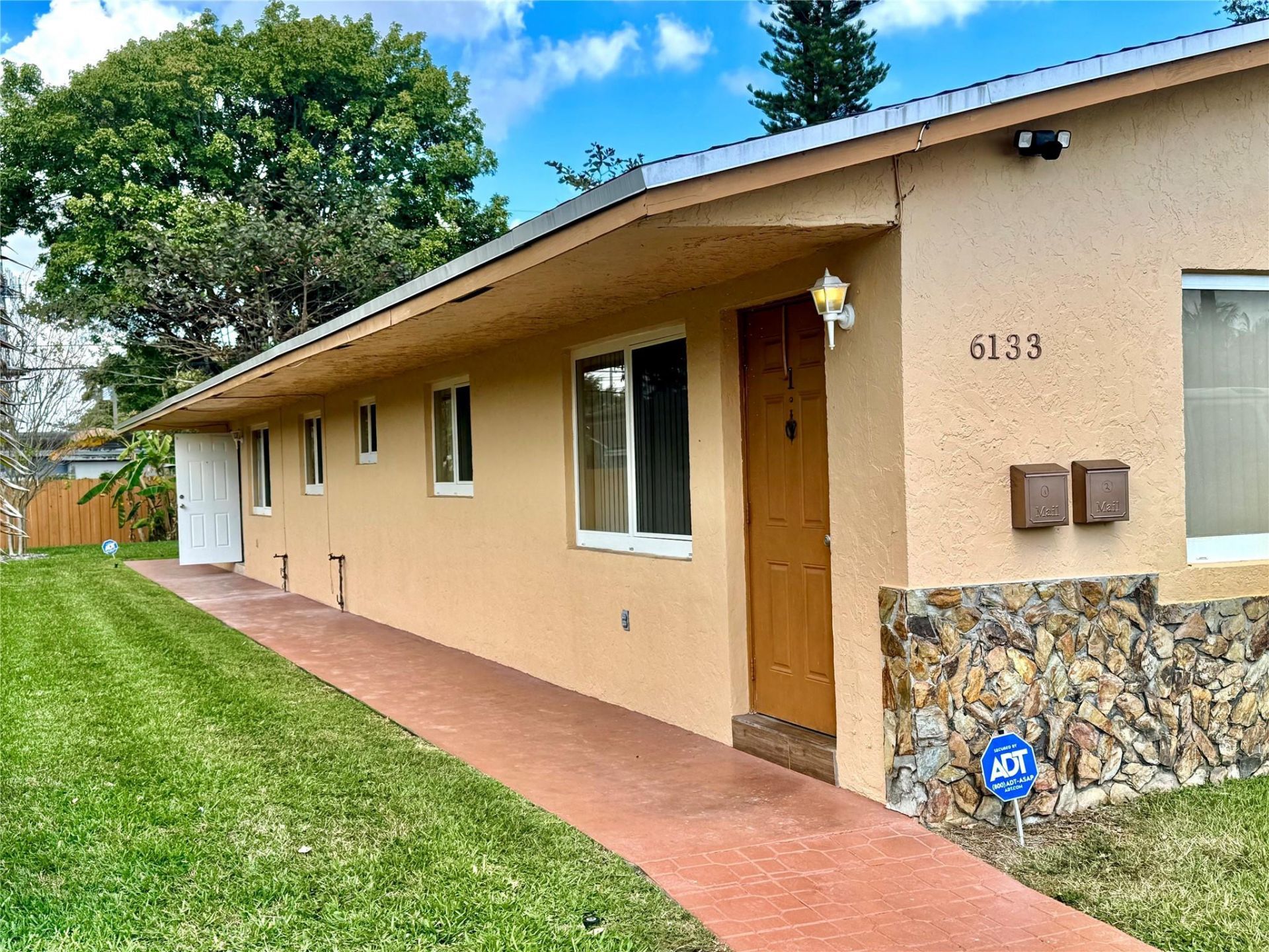 6133 Buchanan Street, Unit 2, Hollywood, FL 33024 Photo