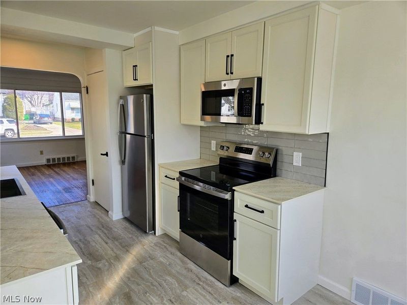 1558 Temple Avenue, Mayfield Heights, OH 44124 Photo 4