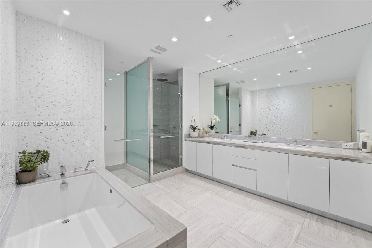 16901 Collins Ave , Unit 2503, Sunny Isles Beach, FL 33160 Photo