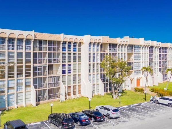 801 Three Islands Blvd, Unit 111, Hallandale Beach, FL 33009