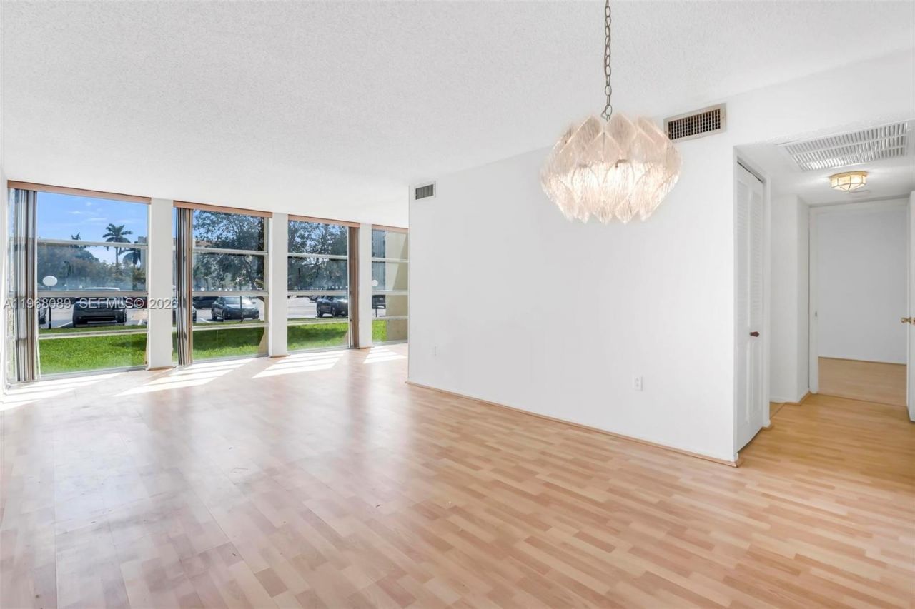 801 Three Islands Blvd, Unit 111, Hallandale Beach, FL 33009 Photo